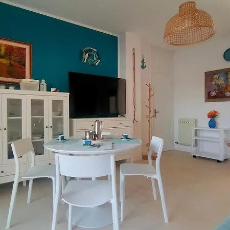 Дом отдыха Bellissimo Trilocale Con Giardino E 2 Bagni Cod 507 *
